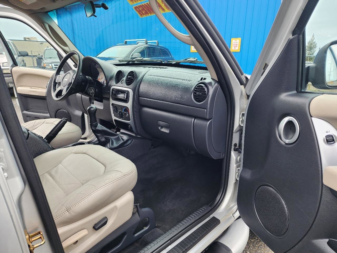 Used 2003 Jeep Liberty Renegade image 24