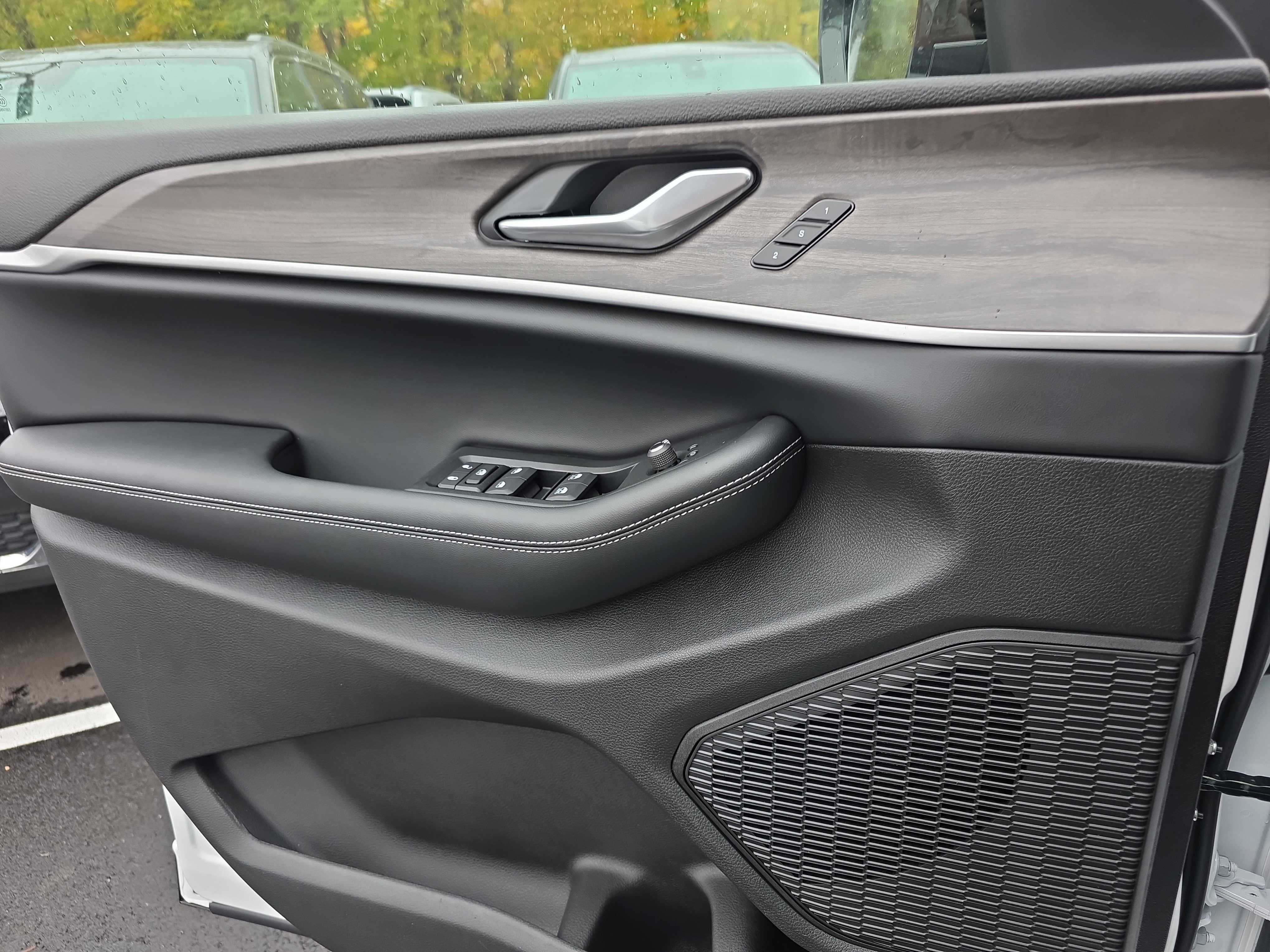 New 2025 Jeep Grand Cherokee Limited w/ Black Appearance Package image 13