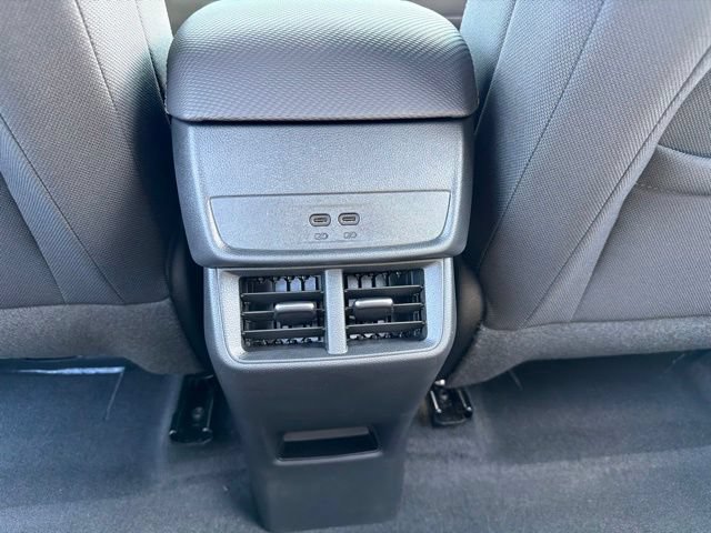 New 2027 Chevrolet Equinox LT w/ LPO, Floor Liner Package FWD image 26