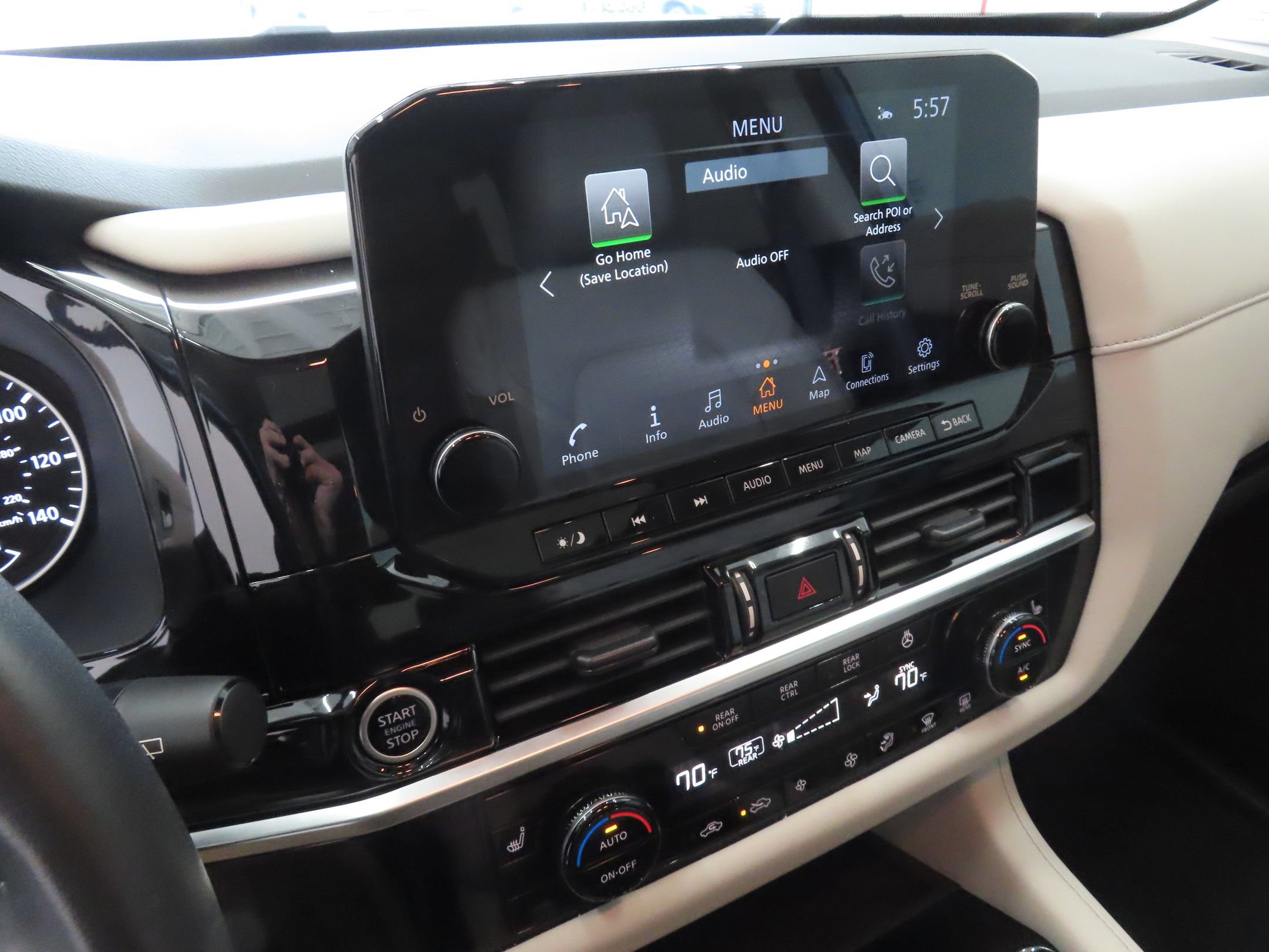 Used 2023 Nissan Pathfinder SL w/ SL Premium Package FWD image 17
