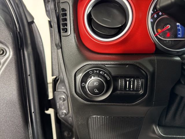 Used 2020 Jeep Gladiator Rubicon w/ Cold Weather Group image 28