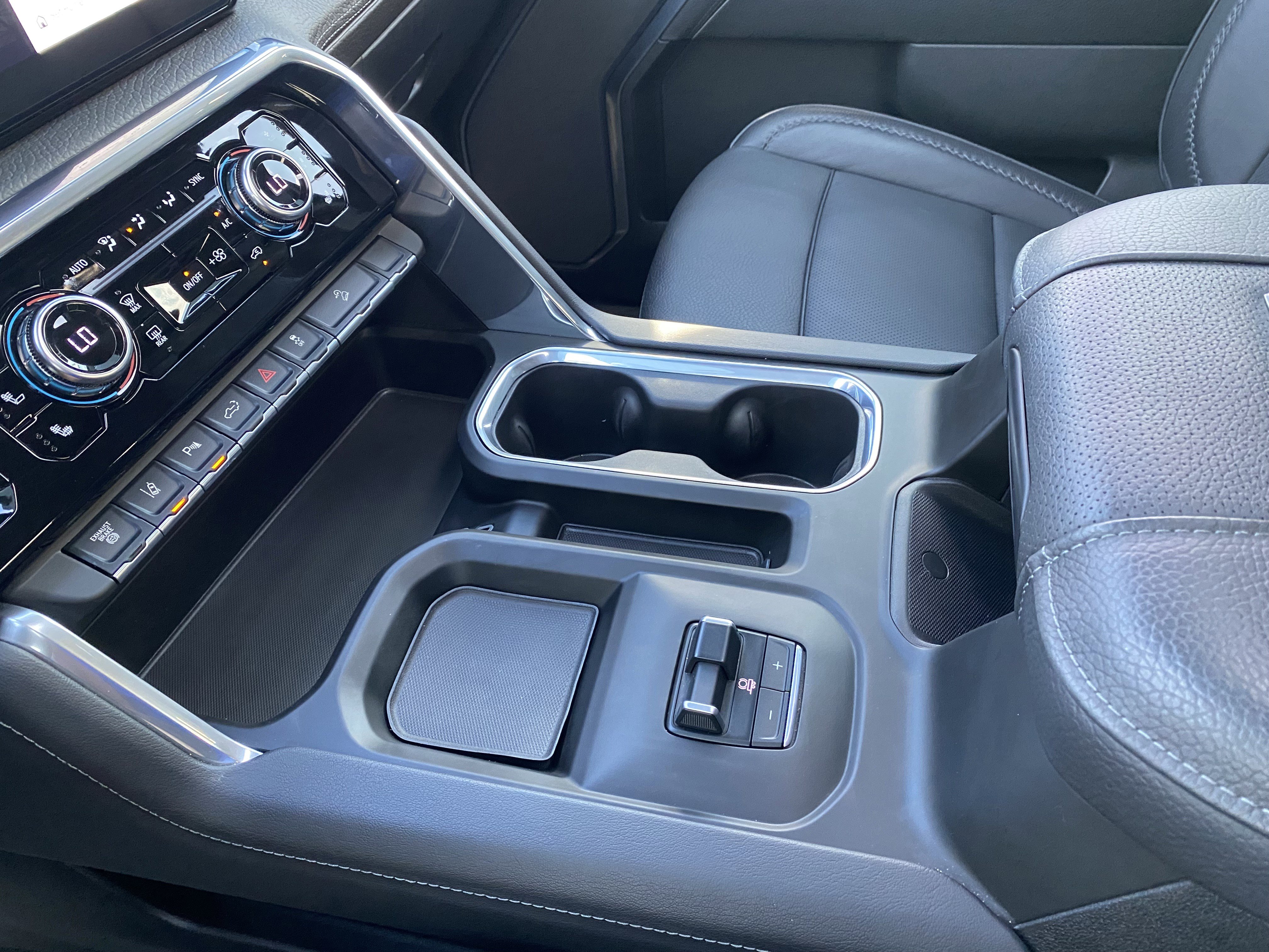 Used 2024 GMC Sierra 2500 Denali w/ Denali Reserve Package image 31