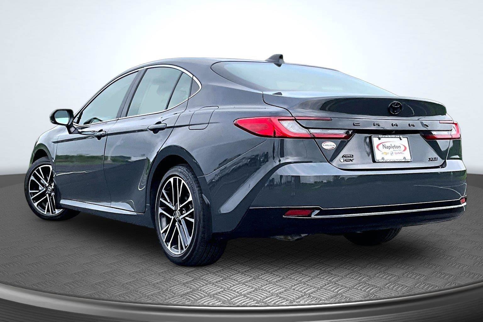 Used 2026 Toyota Camry XLE AWD/4WD image 14