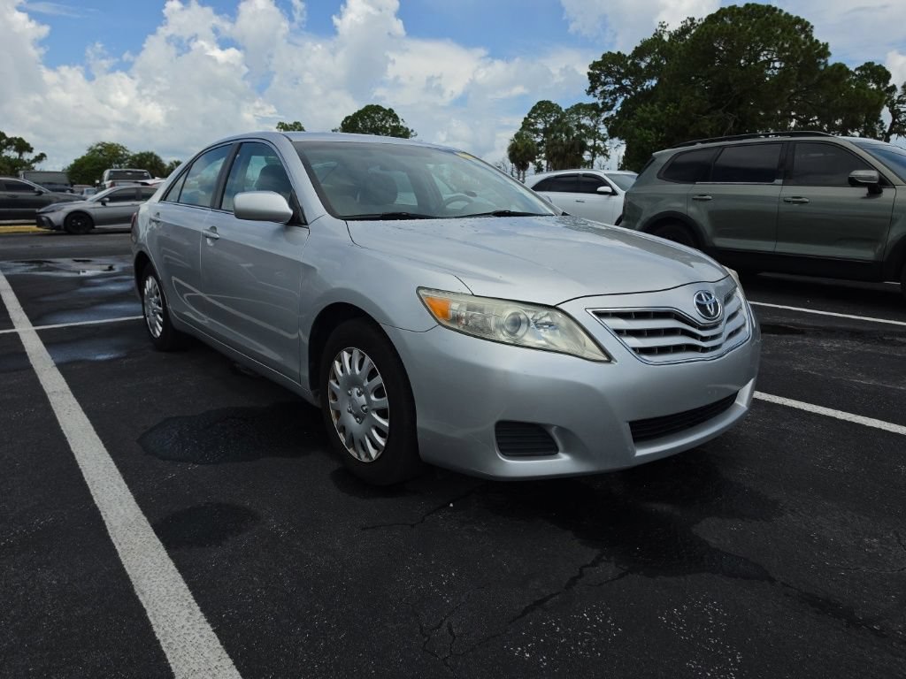 Used 2010 Toyota Camry LE FWD image 1