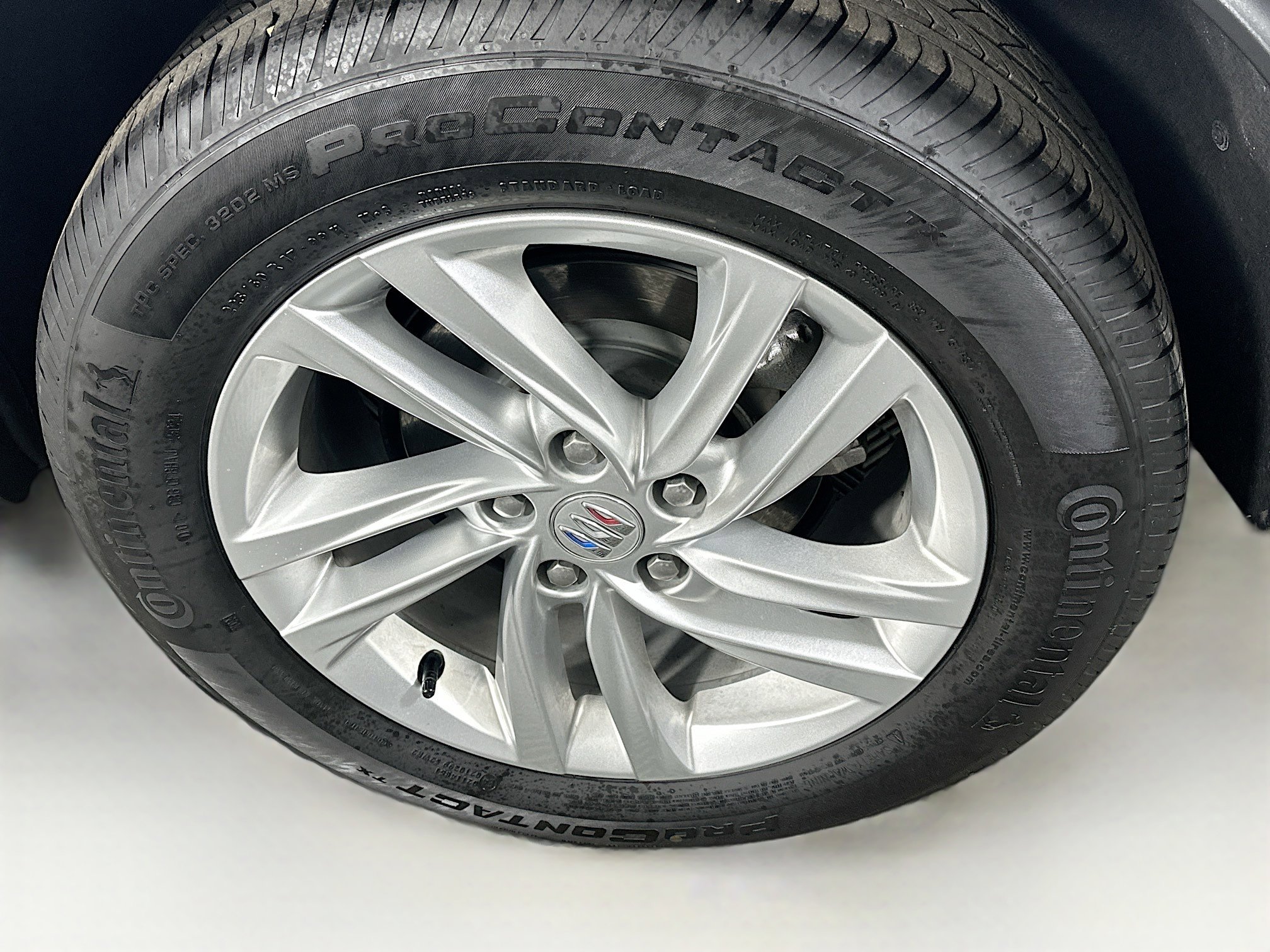 Used 2025 Buick Envista Preferred image 11