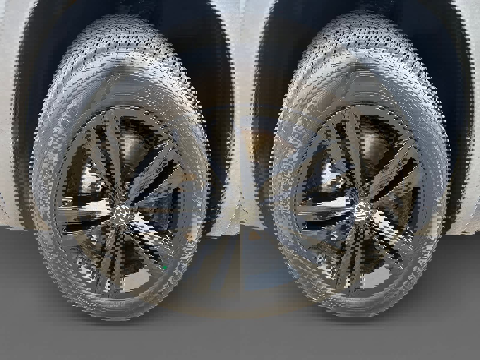 Used 2023 Volkswagen Atlas Cross Sport SEL R-Line image 8