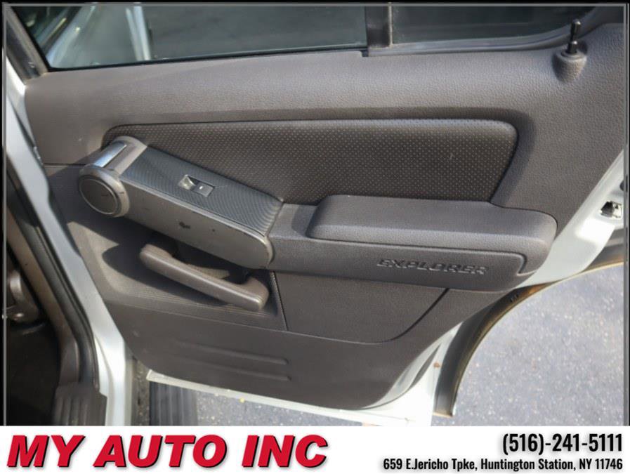Used 2010 Ford Explorer XLT image 29