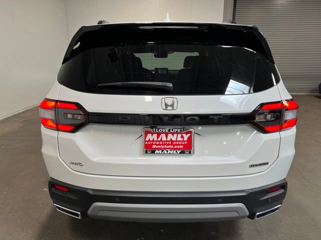 Used 2025 Honda Pilot Touring image 4