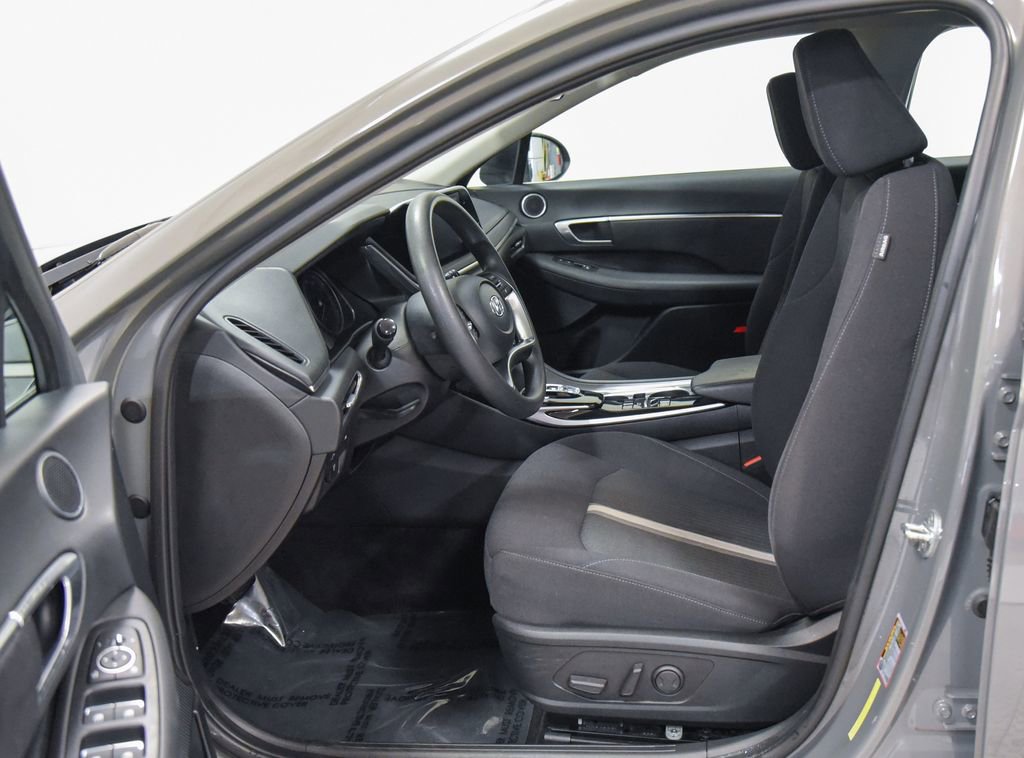 Used 2022 Hyundai Sonata SEL image 2