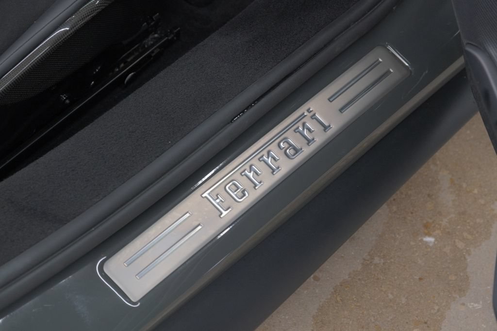Used 2023 Ferrari 296 GTS RWD image 15