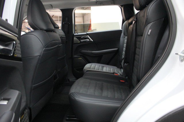 New 2026 Mitsubishi Outlander SE FWD image 23