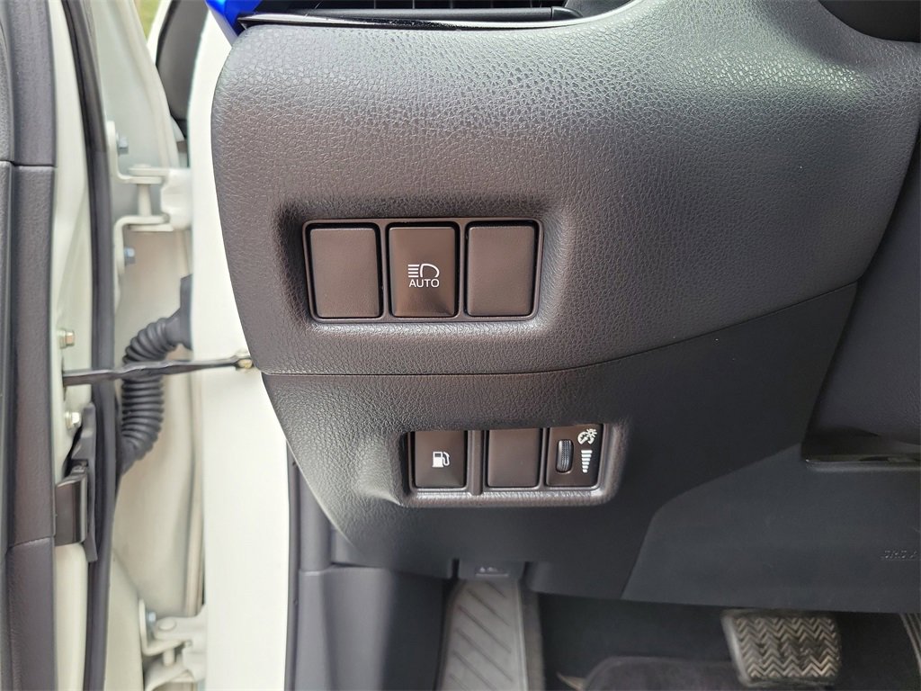 Used 2020 Toyota C-HR LE image 25