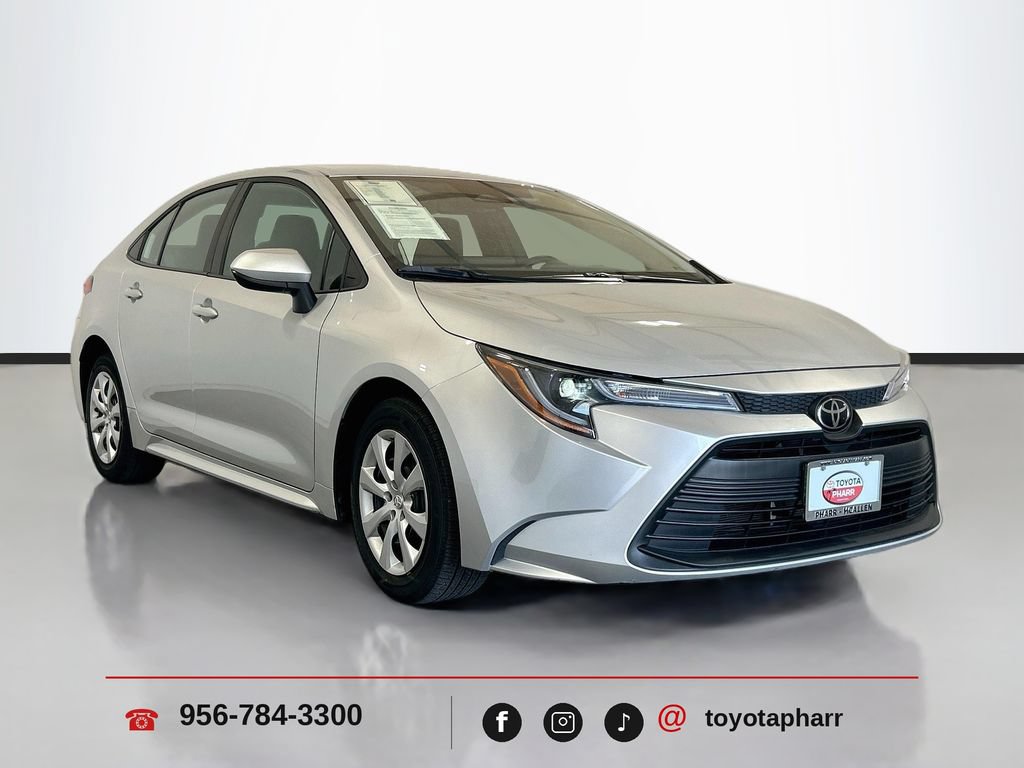 Used 2025 Toyota Corolla LE FWD image 3