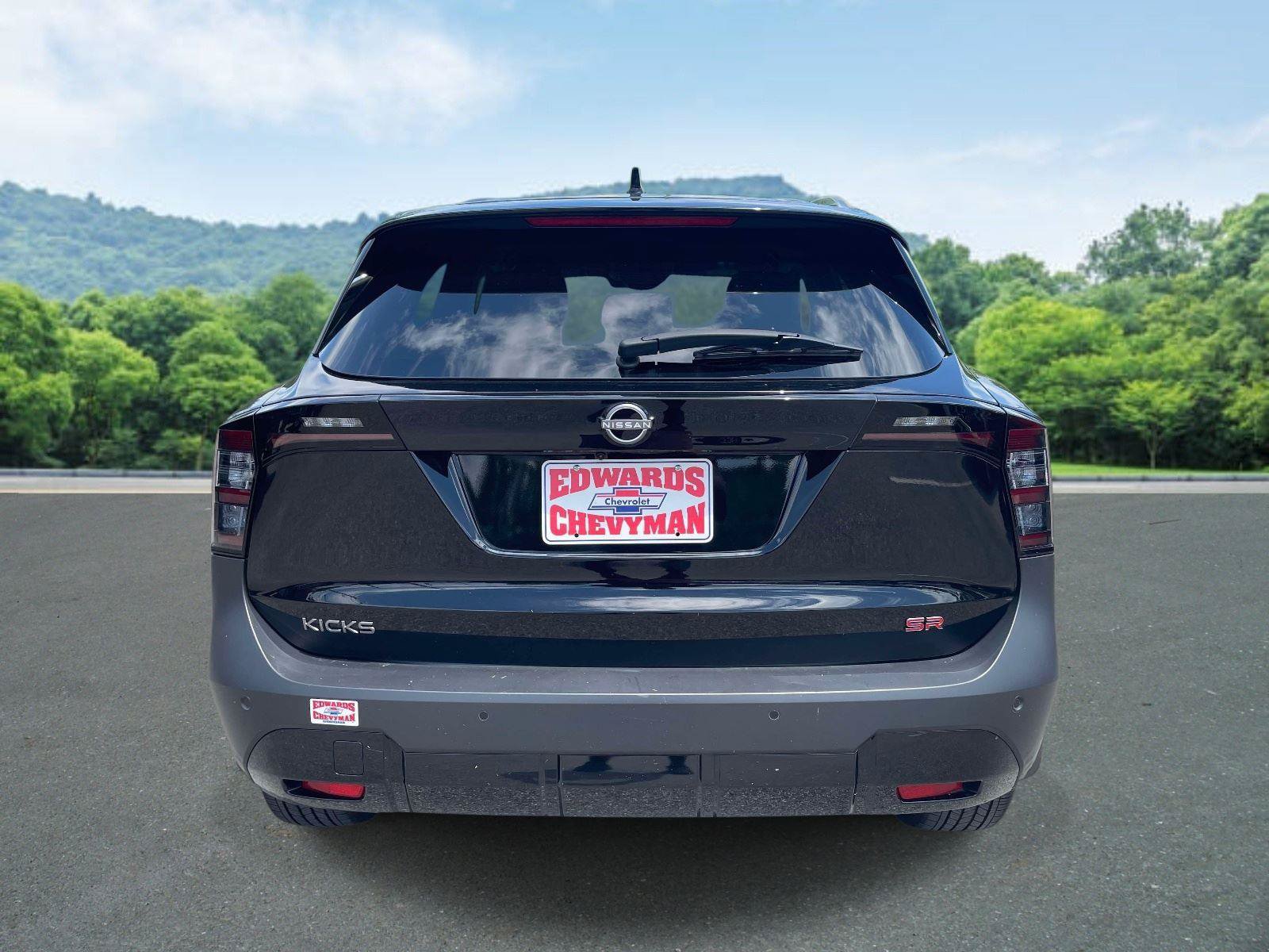 Used 2025 Nissan Kicks SR FWD image 22