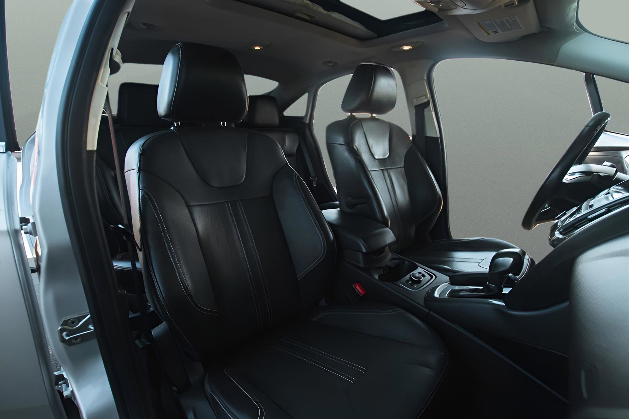 Used 2014 Ford Focus Titanium image 11