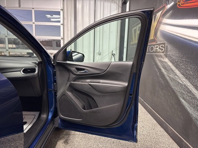 Used 2023 Chevrolet Equinox LT image 25
