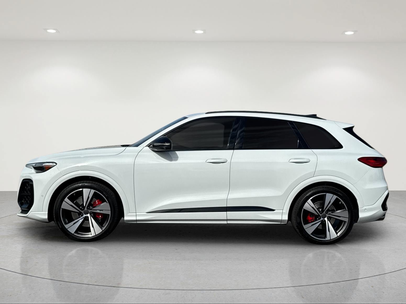 Used 2026 Audi SQ5 Prestige AWD/4WD image 3