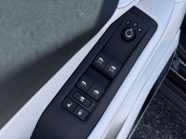 New 2026 Jeep Cherokee Limited AWD/4WD image 13