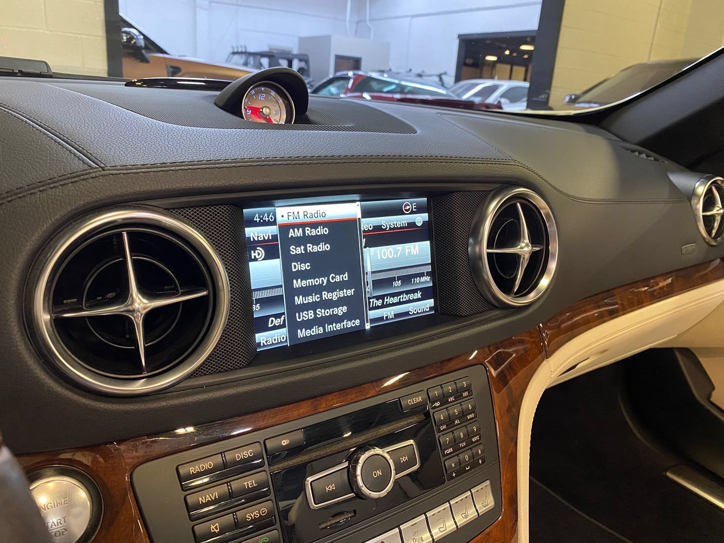 Used 2014 Mercedes-Benz SL 550 image 29