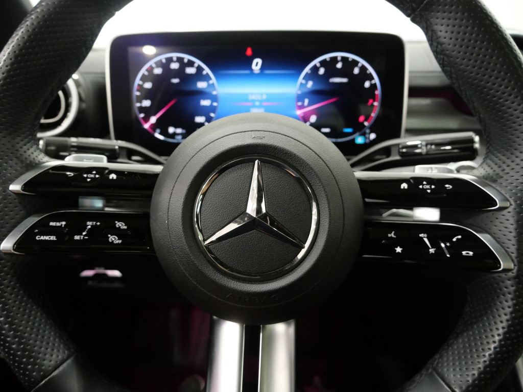 Used 2023 Mercedes-Benz C 300 4MATIC Sedan image 18