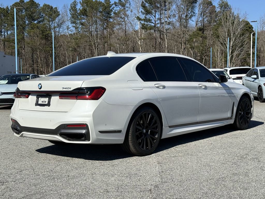 Used 2022 BMW 740i w/ M Sport Package RWD image 30