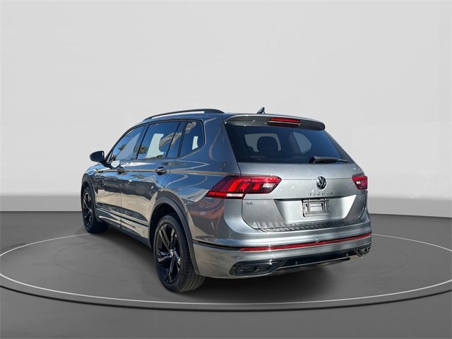 Certified 2023 Volkswagen Tiguan SE R-Line image 3