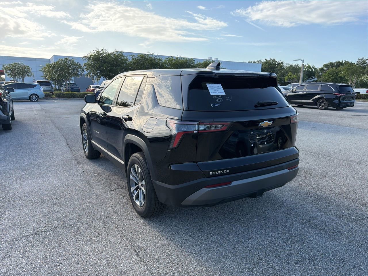 Used 2026 Chevrolet Equinox LT FWD image 3