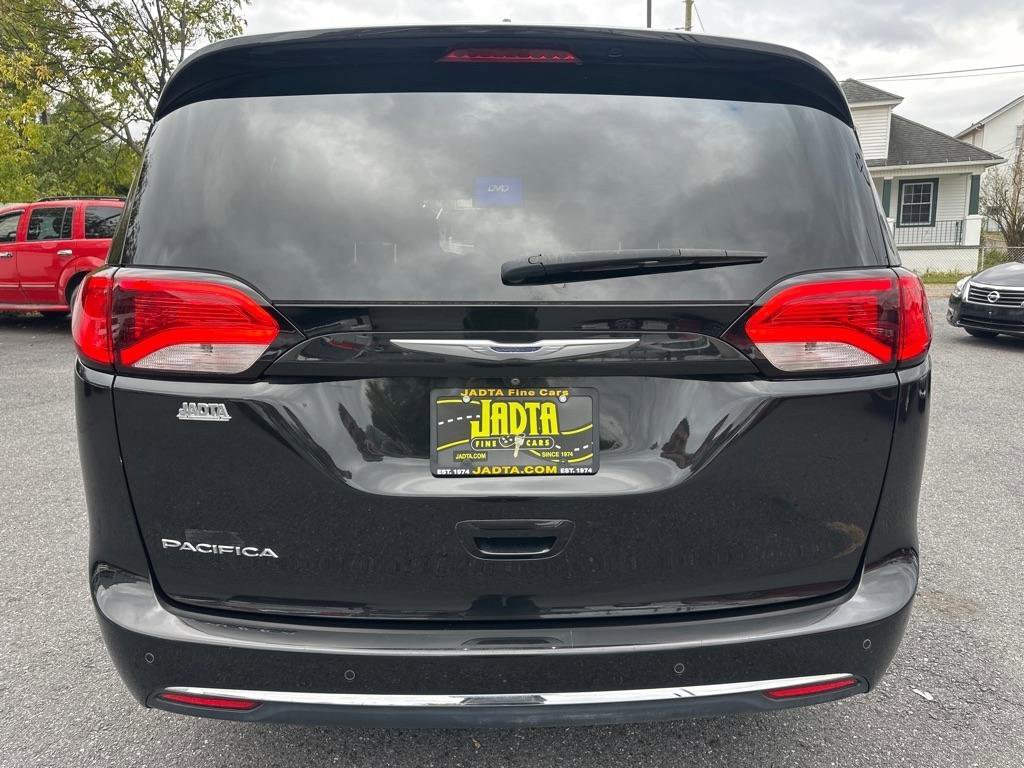 Used 2017 Chrysler Pacifica Touring Plus w/ Tire & Wheel Group image 5