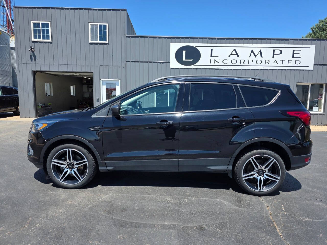 Used 2019 Ford Escape SEL AWD/4WD image 2
