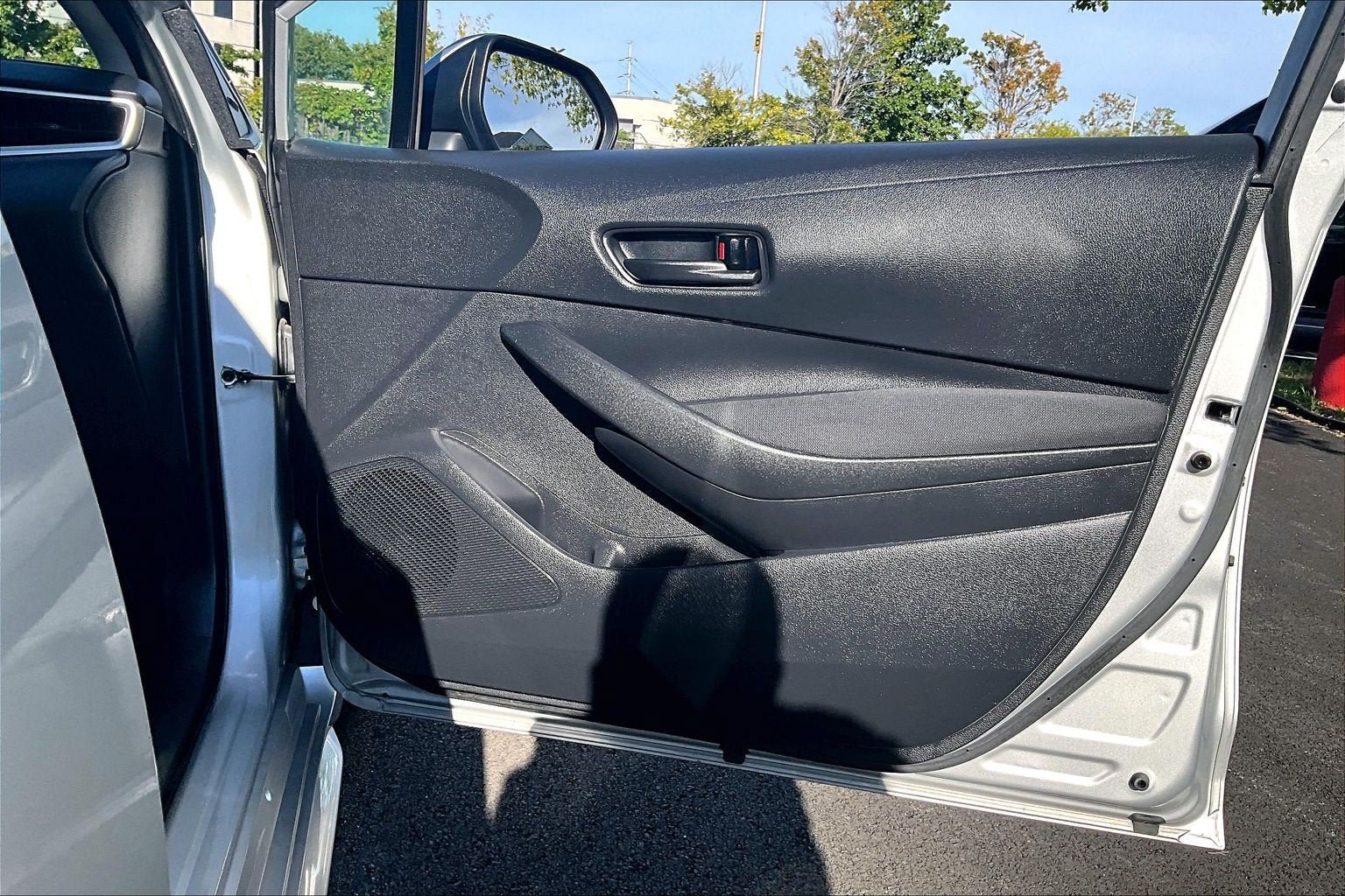 Used 2023 Toyota Corolla LE FWD image 22