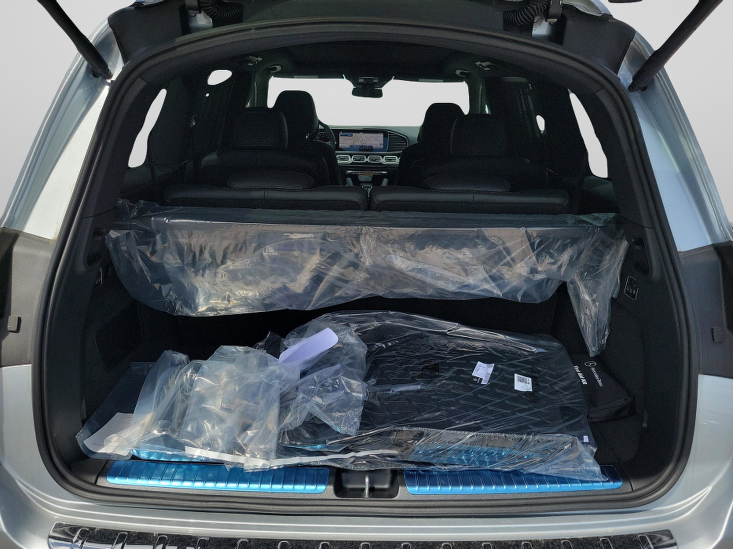 New 2026 Mercedes-Benz GLS 580 4MATIC image 9