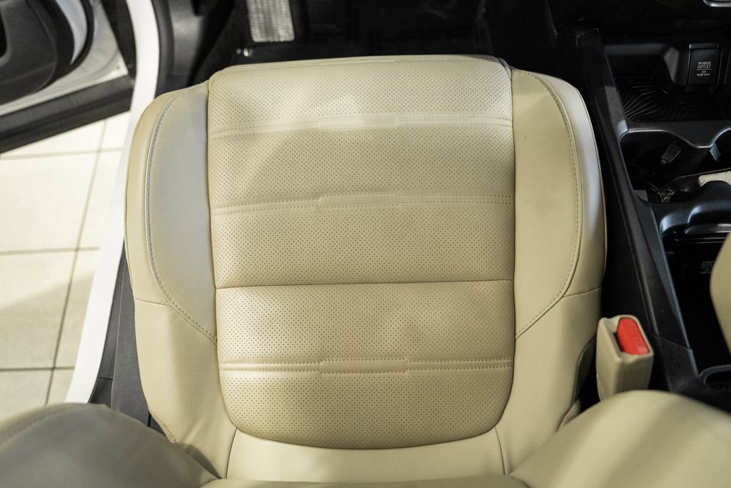 Used 2018 Honda CR-V Touring image 27