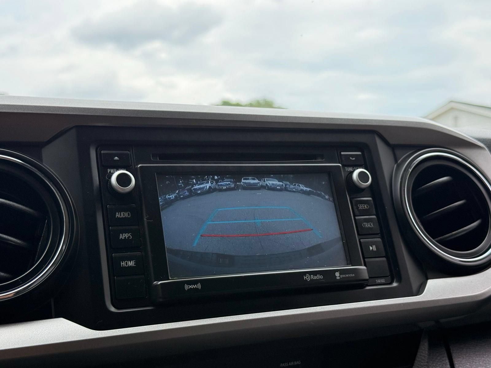 Used 2018 Toyota Tacoma SR5 RWD image 38