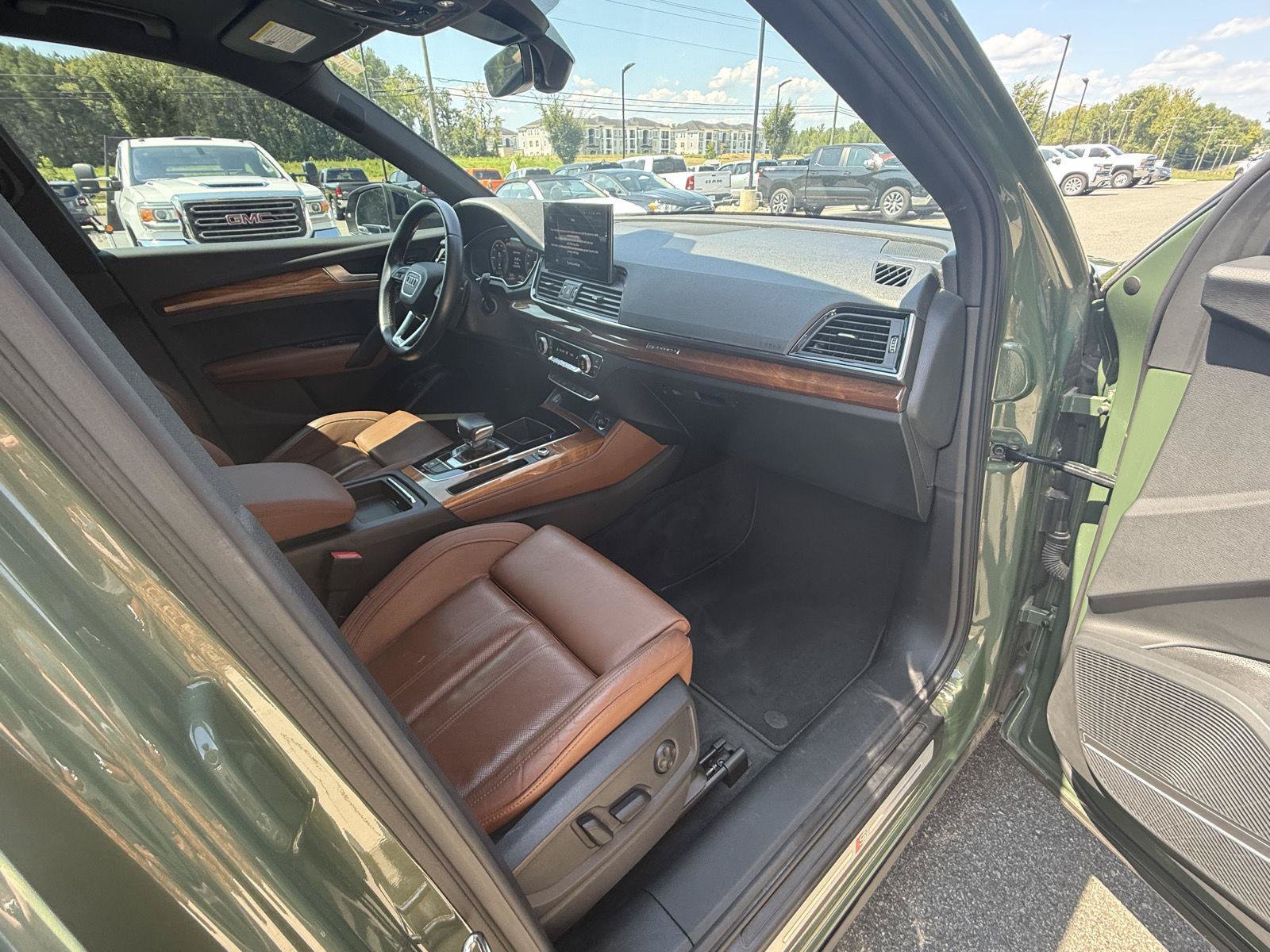 Used 2022 Audi Q5 e Premium Plus AWD/4WD image 21