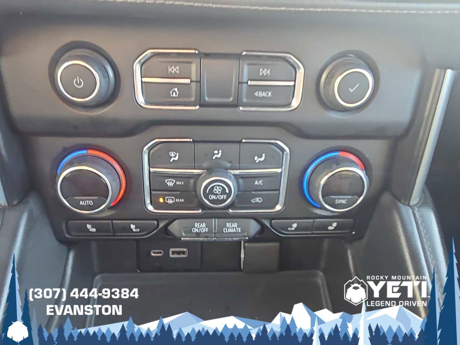 Used 2021 Chevrolet Suburban LT w/ LT Signature Package image 26