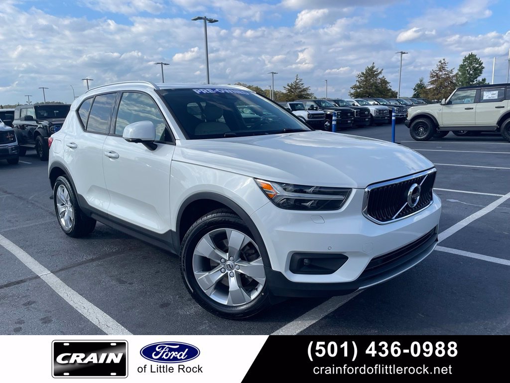 Used 2021 Volvo XC40 T4 Momentum