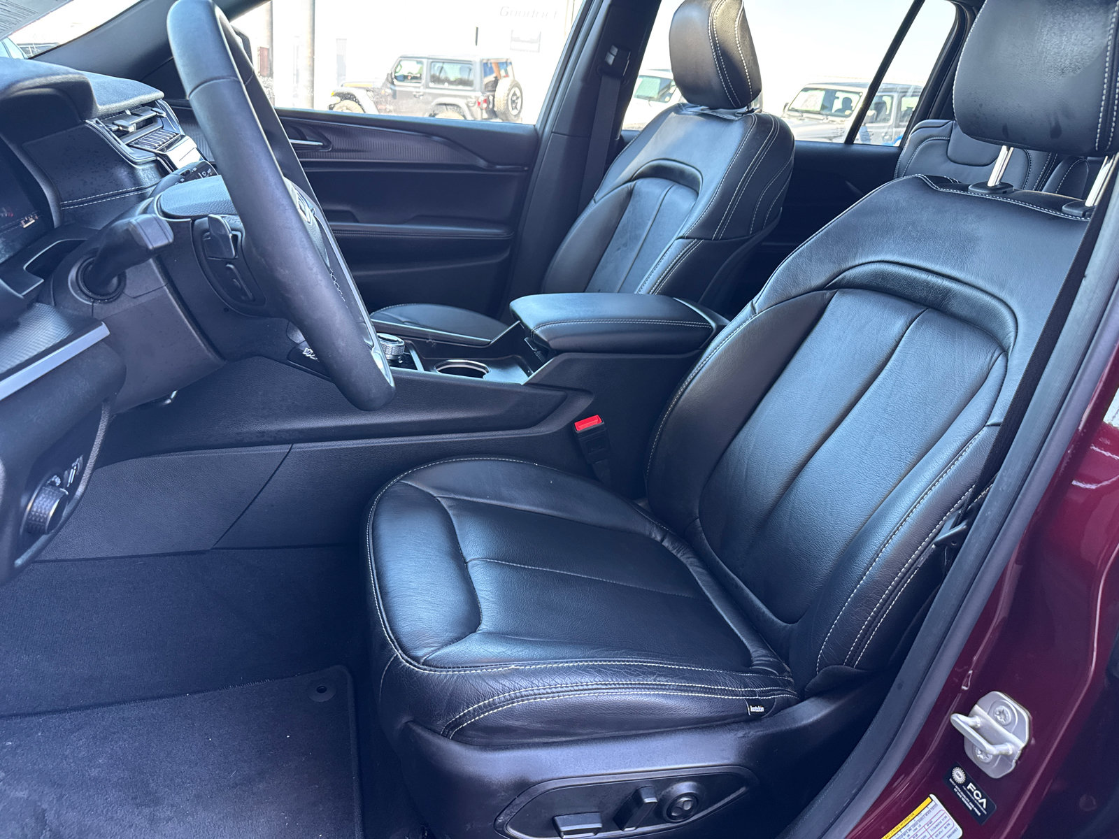 Used 2025 Jeep Grand Cherokee L Laredo AWD/4WD image 10