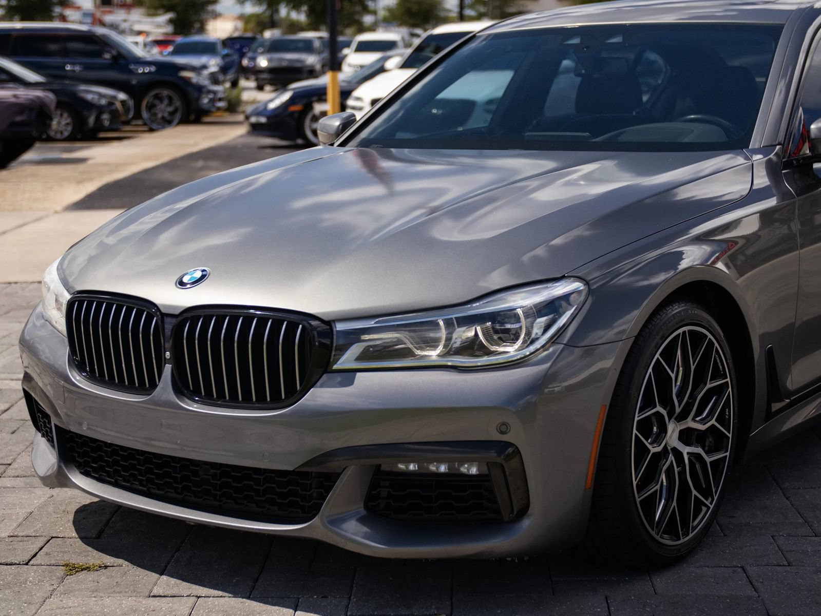 Used 2019 BMW 750i w/ M Sport Package RWD image 5