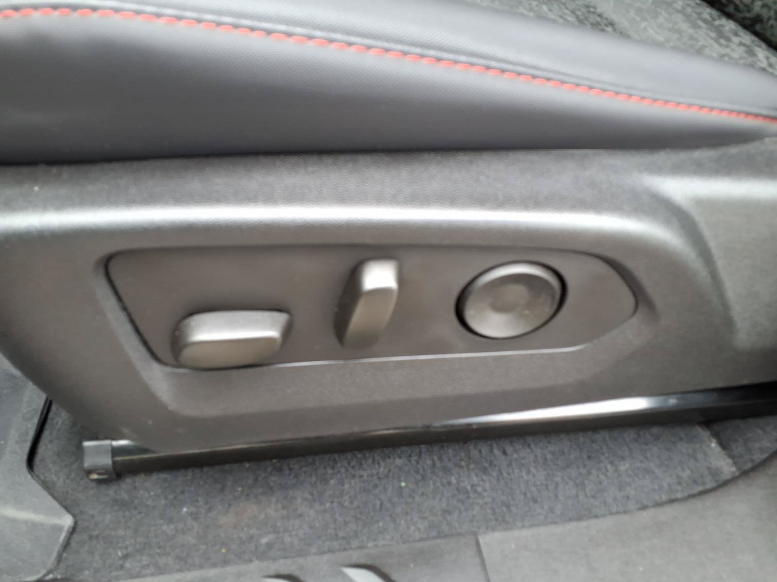 Used 2025 Chevrolet Colorado Z71 AWD/4WD image 19