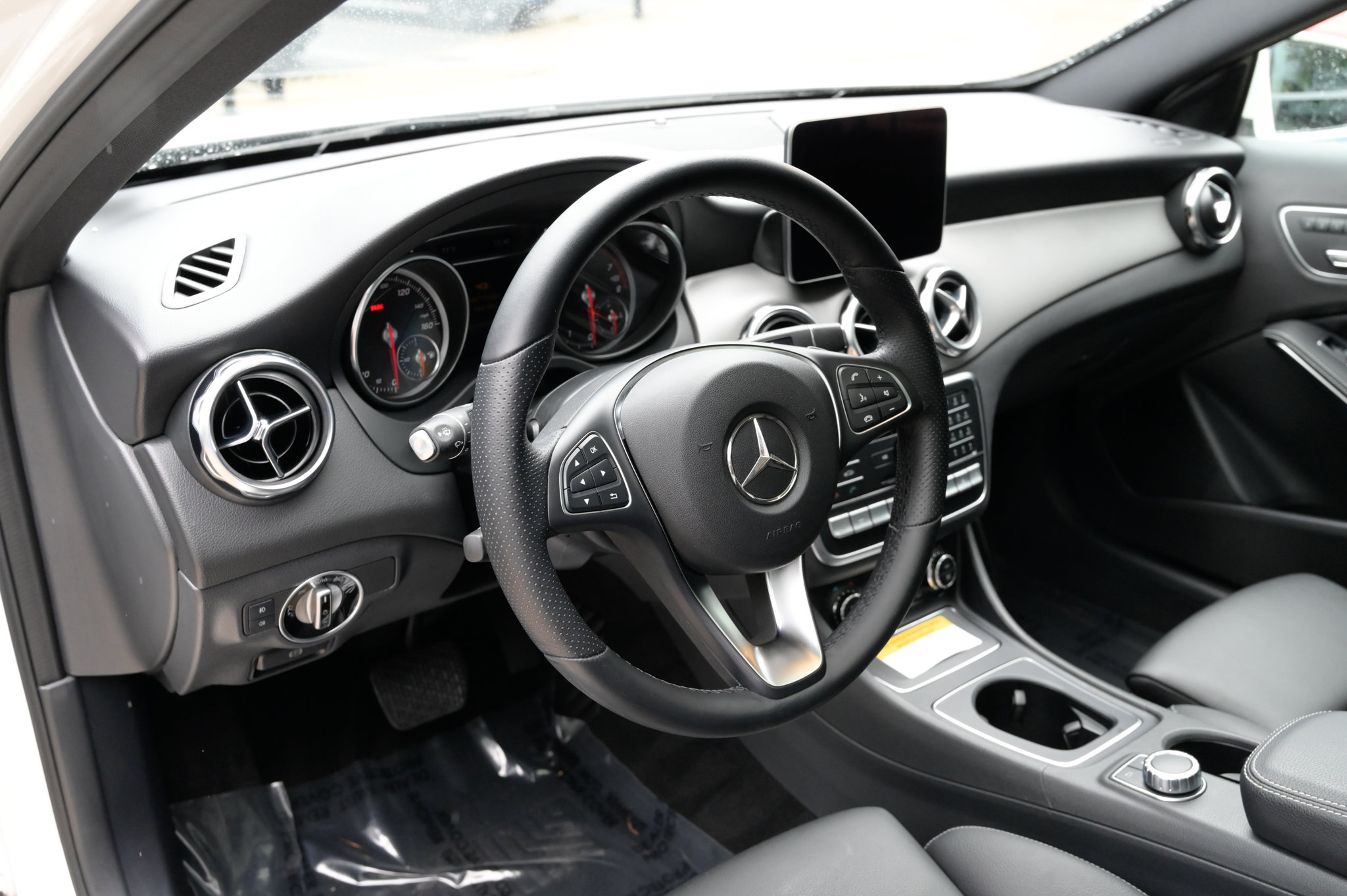 Used 2019 Mercedes-Benz GLA 250 4MATIC image 16