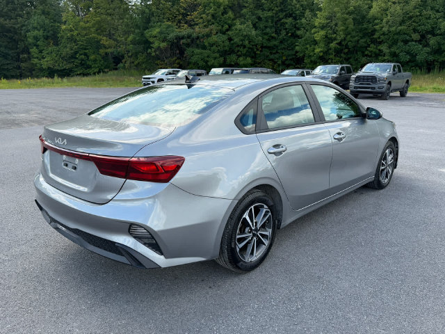 Used 2023 Kia Forte LXS FWD image 5
