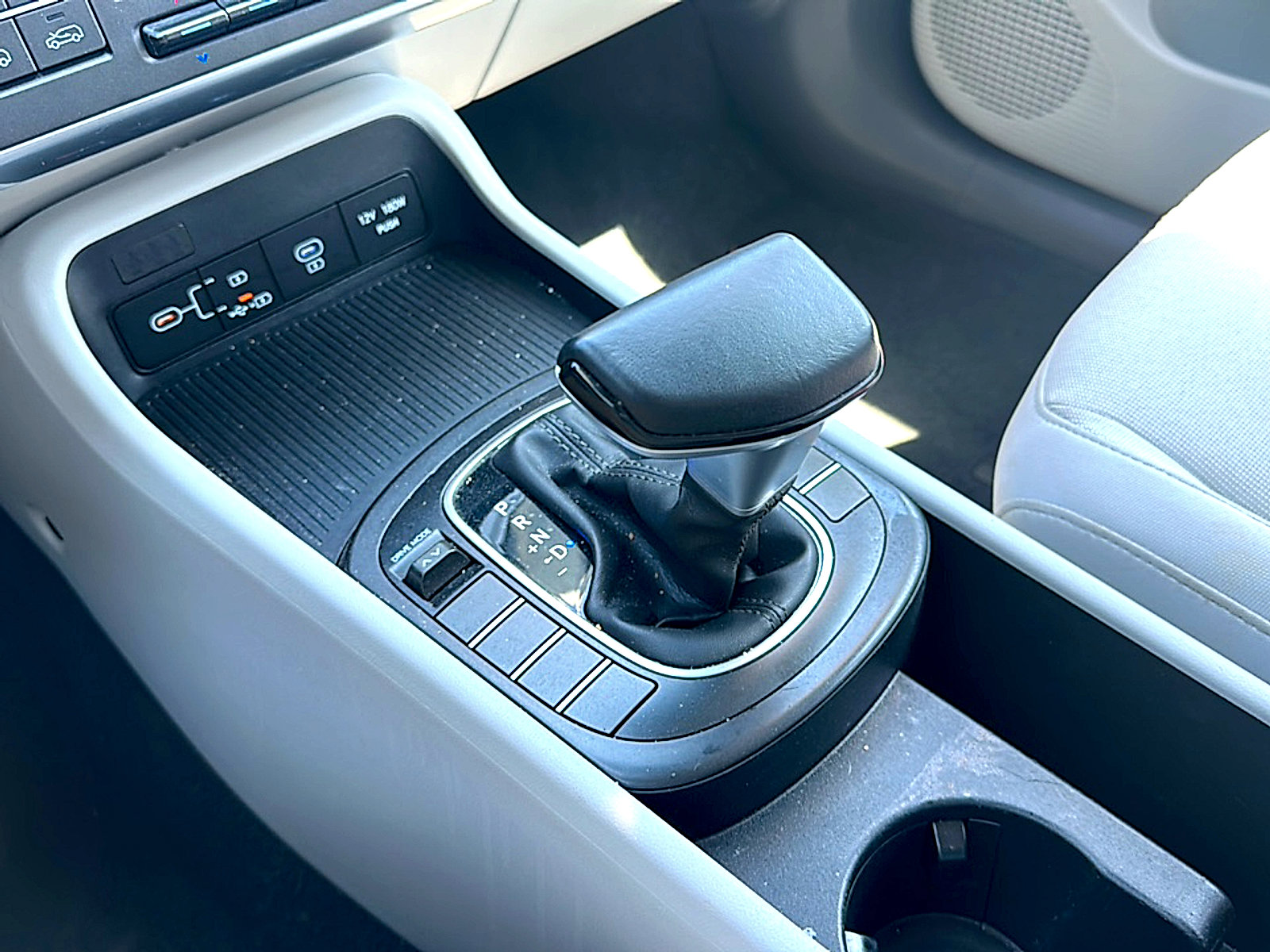 Used 2024 Hyundai Kona SEL image 34