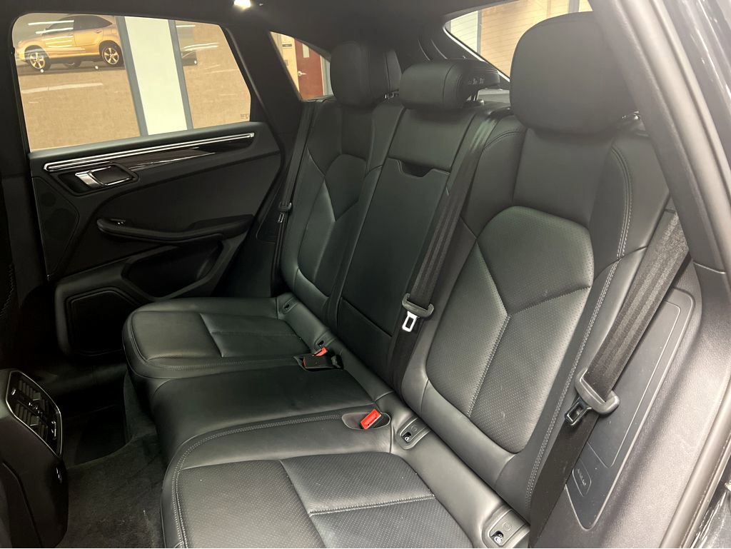 Used 2023 Porsche Macan image 20