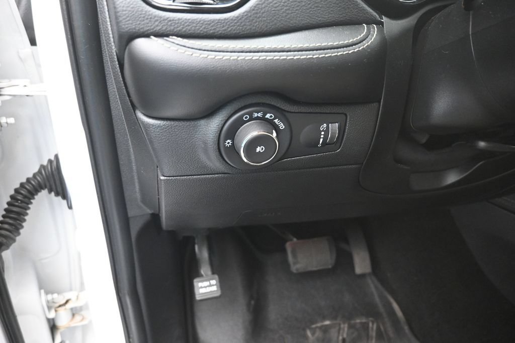 Used 2022 Dodge Durango GT RWD image 13