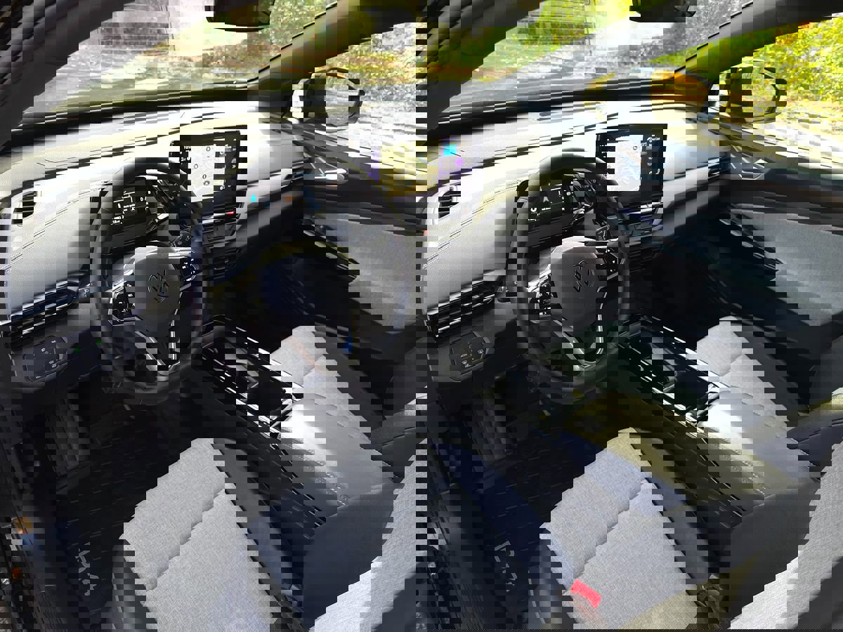 Used 2023 Volkswagen ID.4 Pro image 2