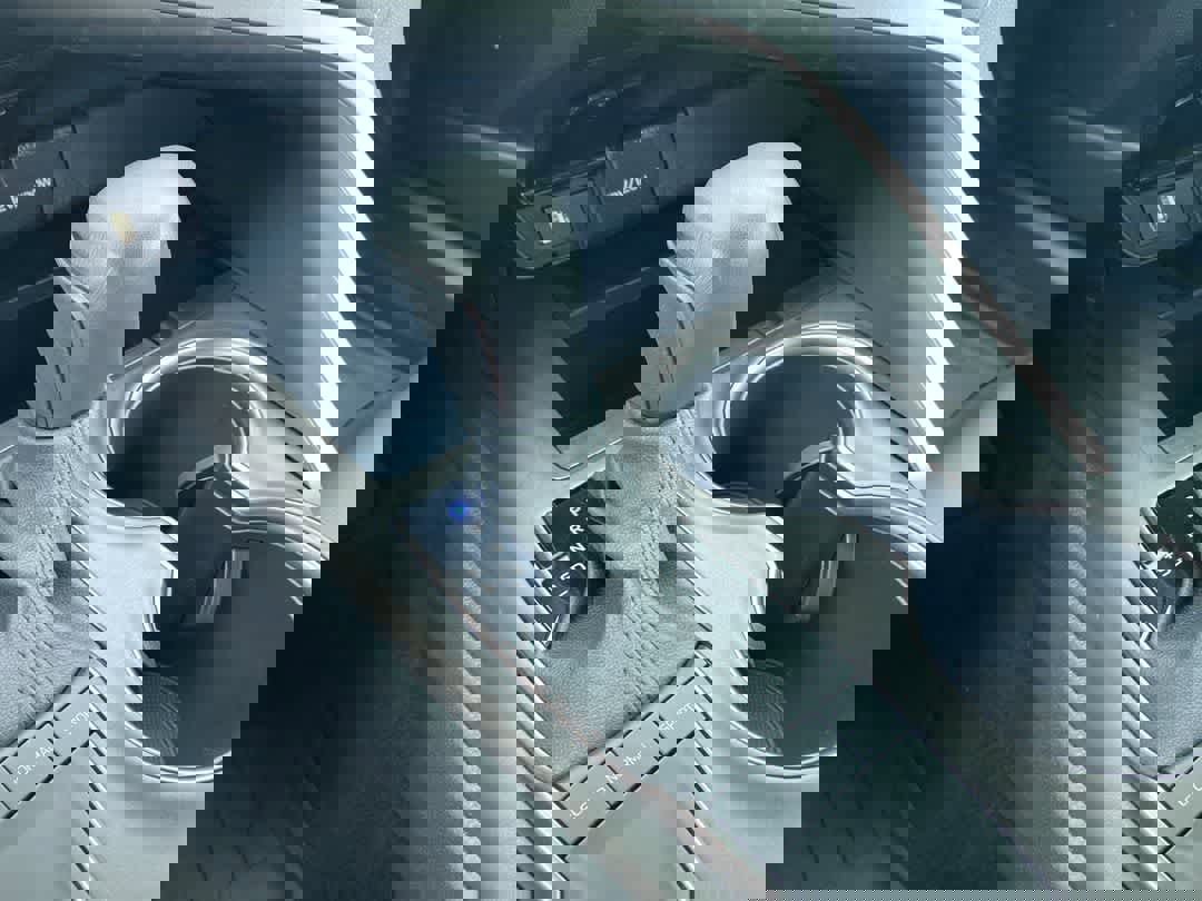 Used 2023 Toyota Camry SE image 19