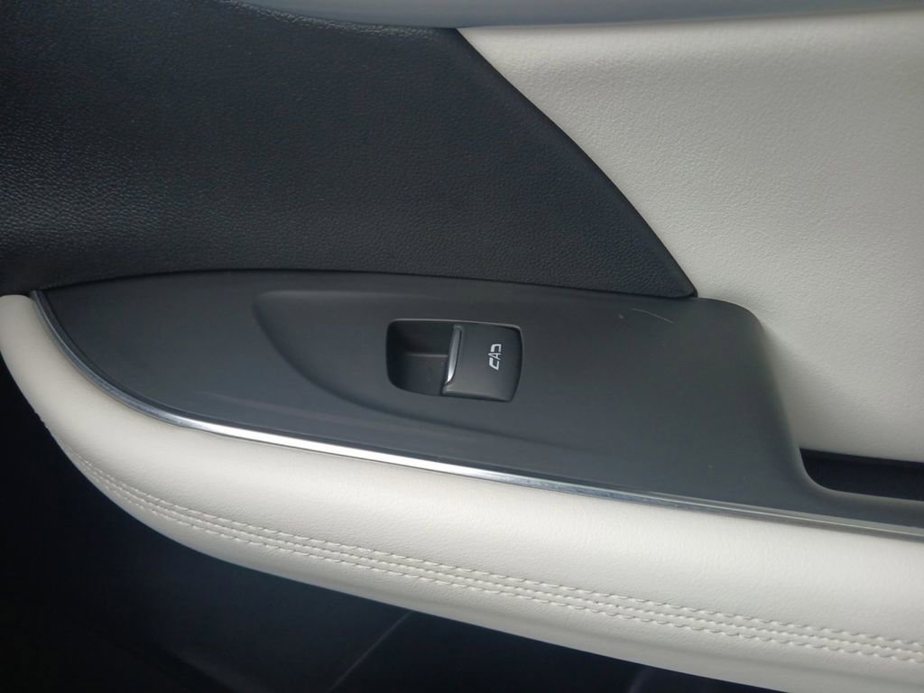 Used 2024 Buick Envision Avenir image 10