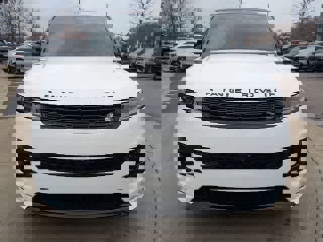 Used 2025 Land Rover Range Rover Sport Dynamic SE image 4