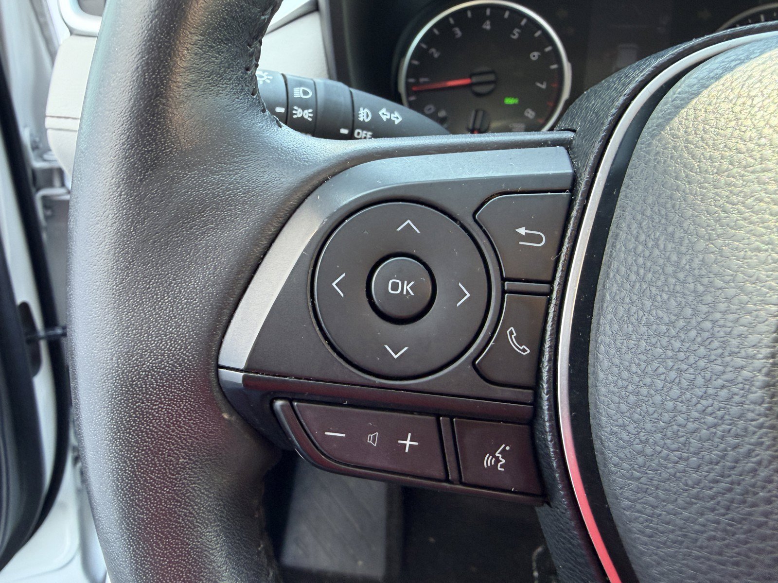 Used 2020 Toyota RAV4 XLE Premium AWD/4WD image 15