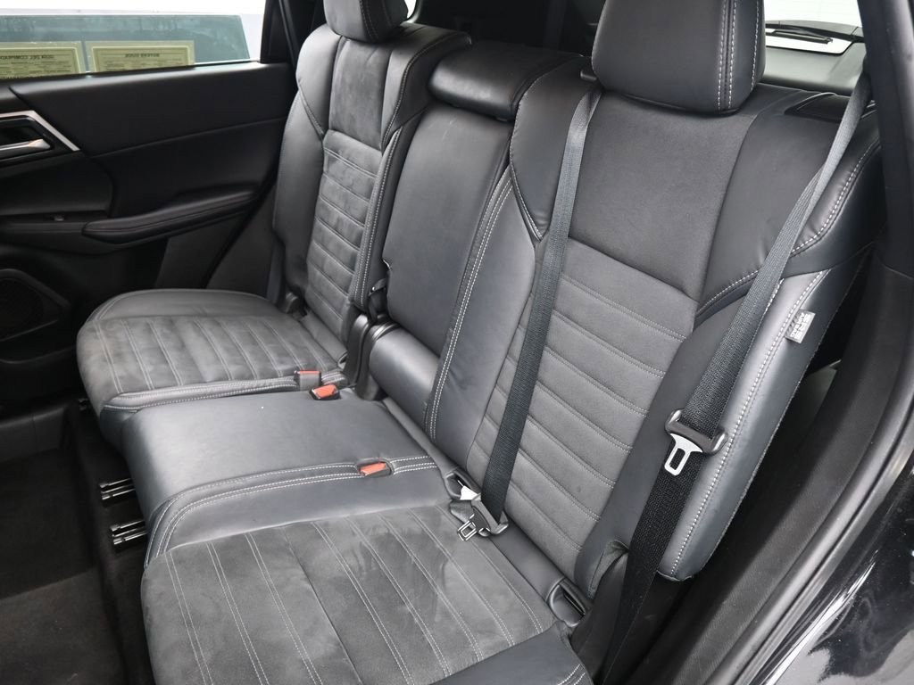 Used 2022 Mitsubishi Outlander SE image 38